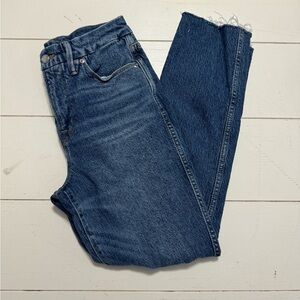 Good American Curve Straight Jeans